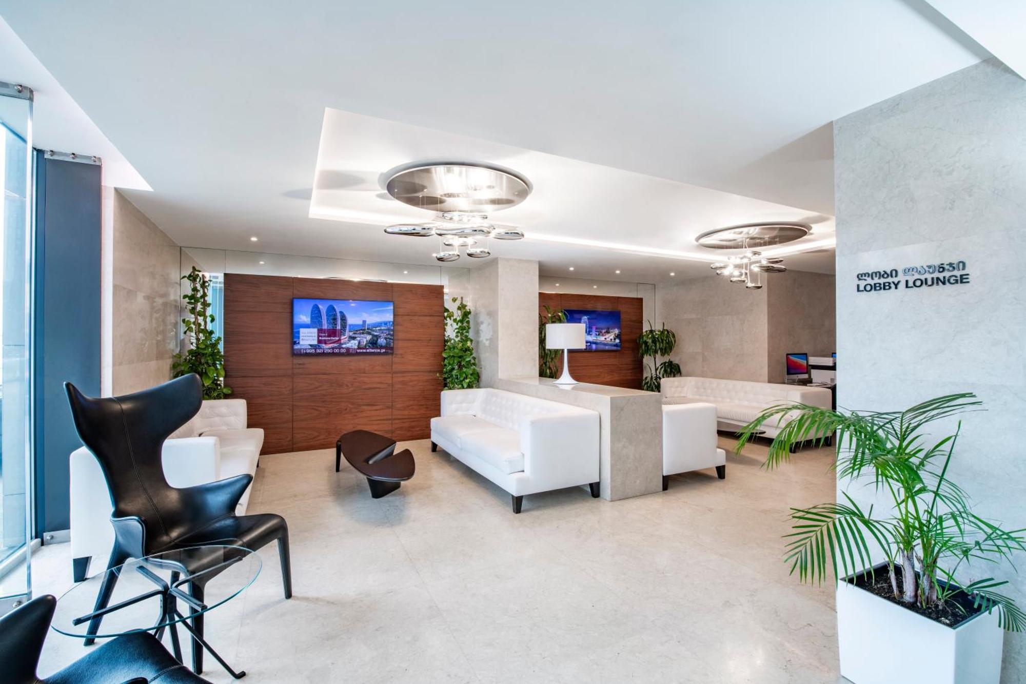 Alliance Palace Batumi Exterior foto The lounge at the airport